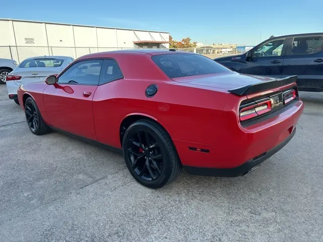 2020 Dodge Challenger SXT photo 2