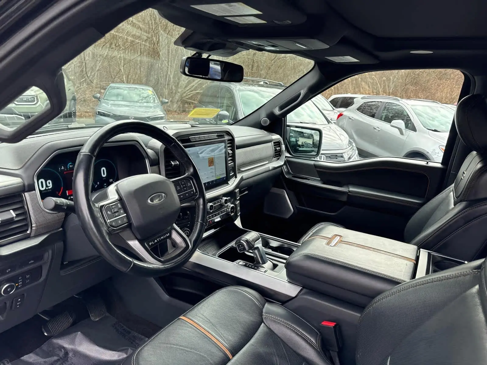 2022 Ford F-150 Platinum photo 11