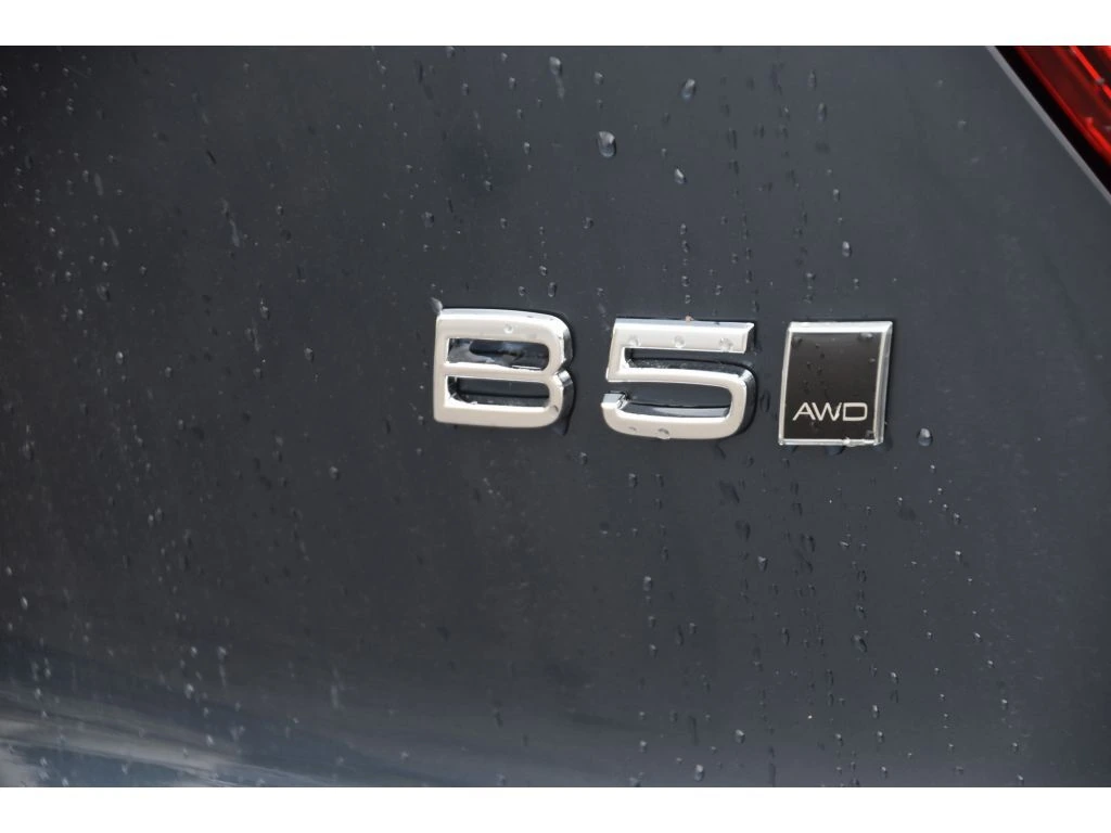 2026 Volvo - image 31