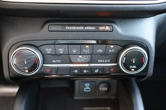 2022 Ford Escape SE photo 16