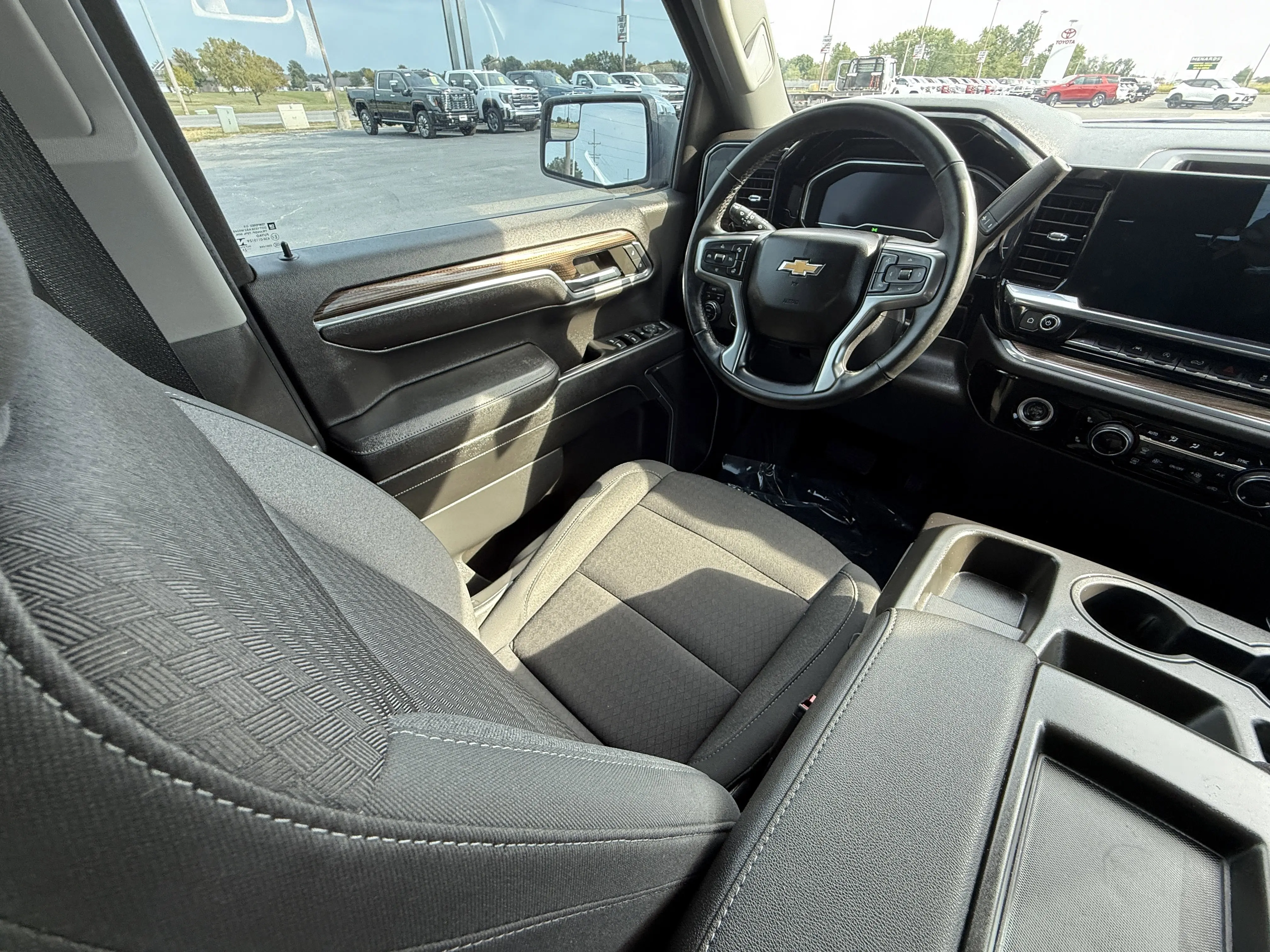 2023 Chevrolet Silverado 1500 LT photo 19