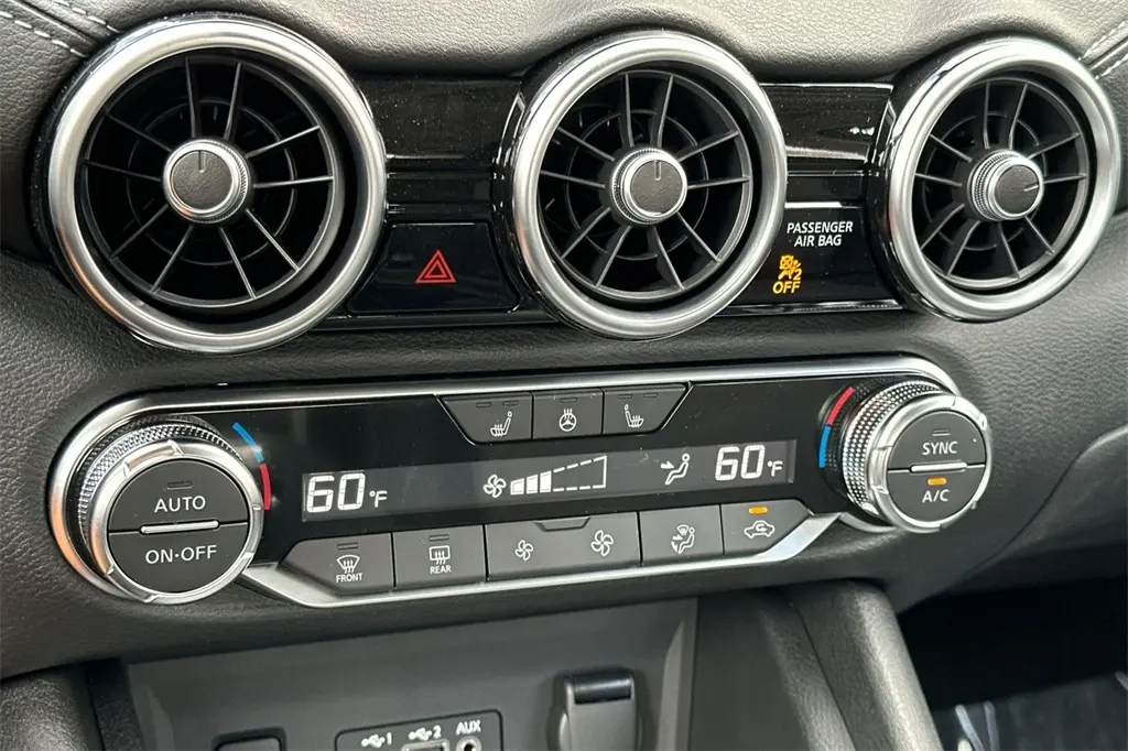 2025 Nissan Sentra SV photo 19