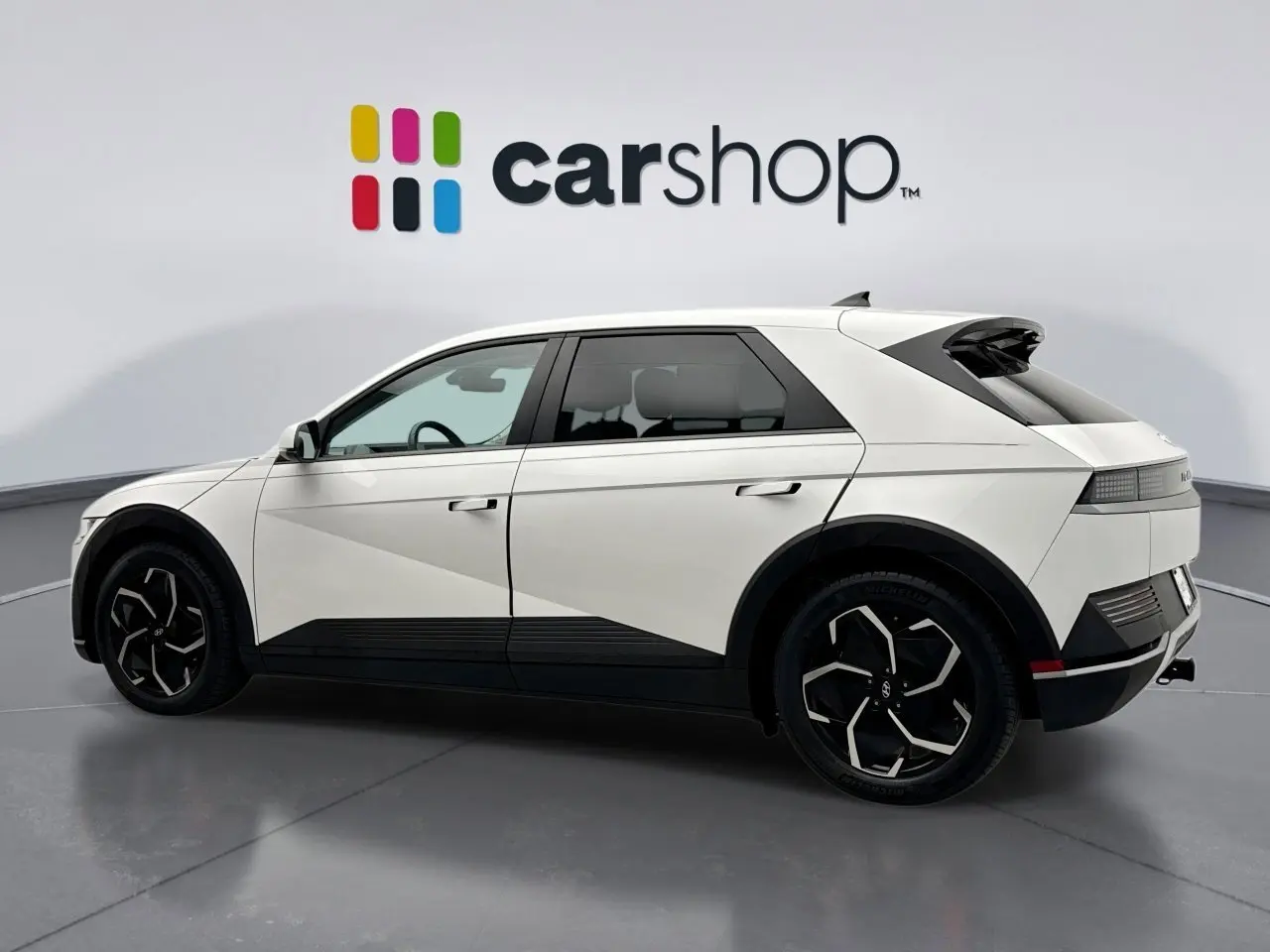 2022 Hyundai Ioniq 5 SE photo 3
