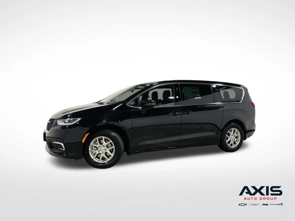 2026 Chrysler Pacifica Select's photo
