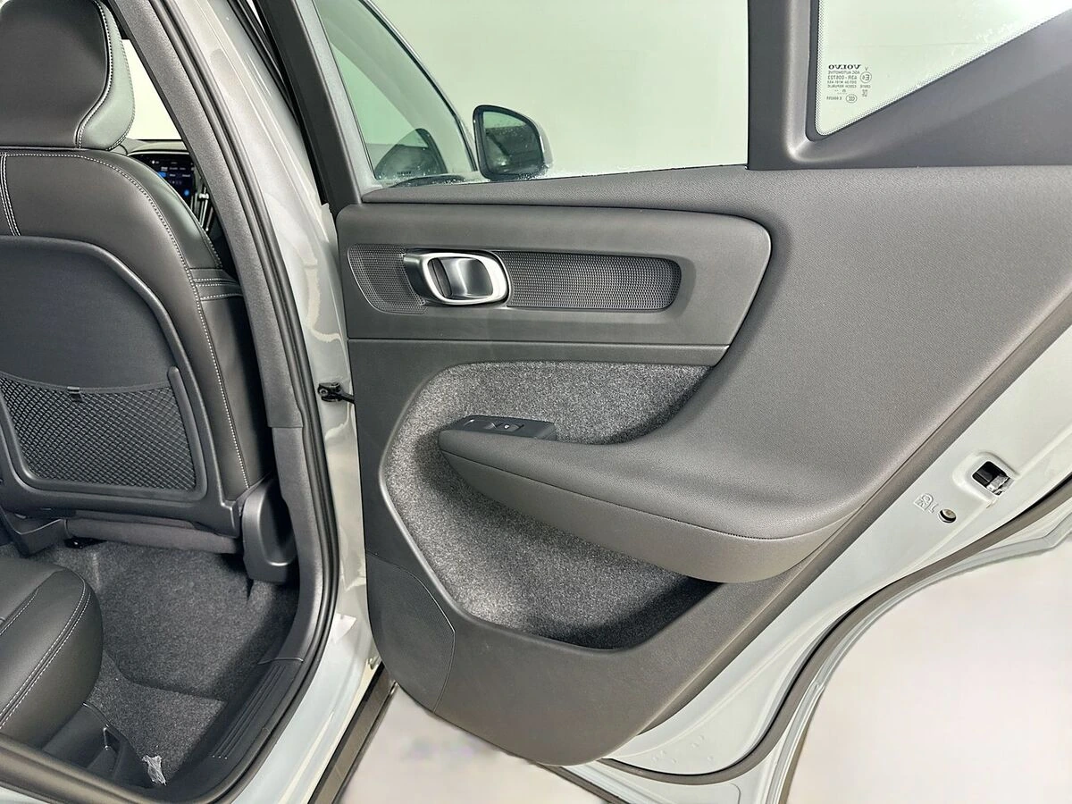 2026 Volvo XC40 Plus - Photo 43
