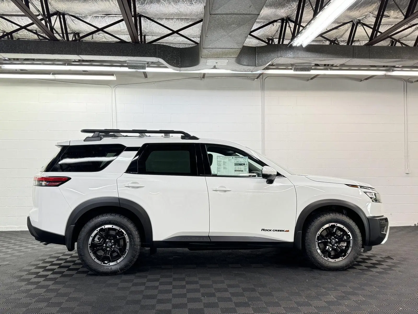 2025 Nissan Pathfinder Rock Creek photo 2