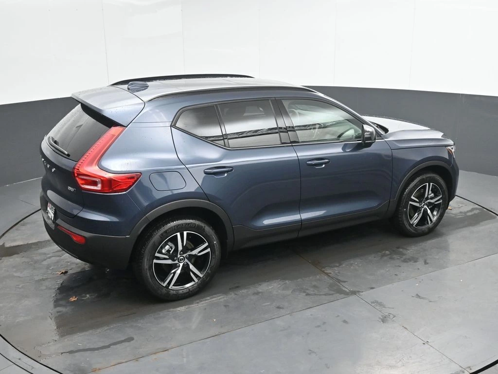 2026 Volvo - image 30