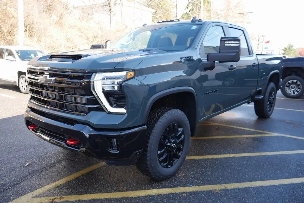 2026 Chevrolet Silverado 2500HD LT photo 3