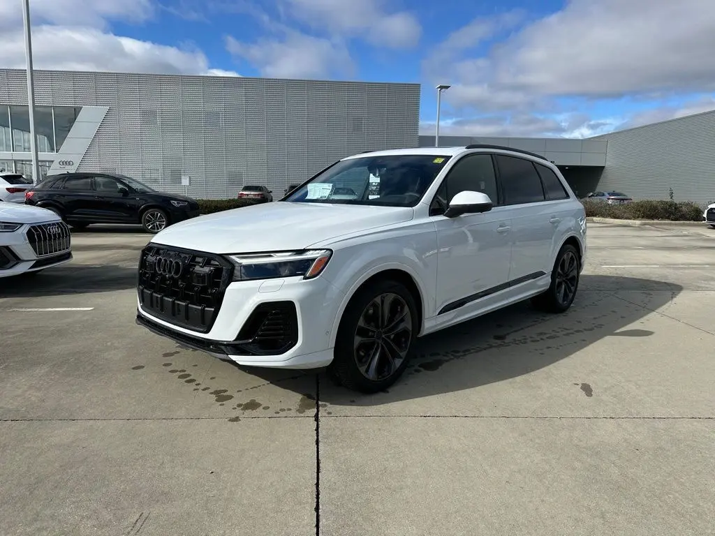 2026 Audi Q7 55 Premium Plus's photo