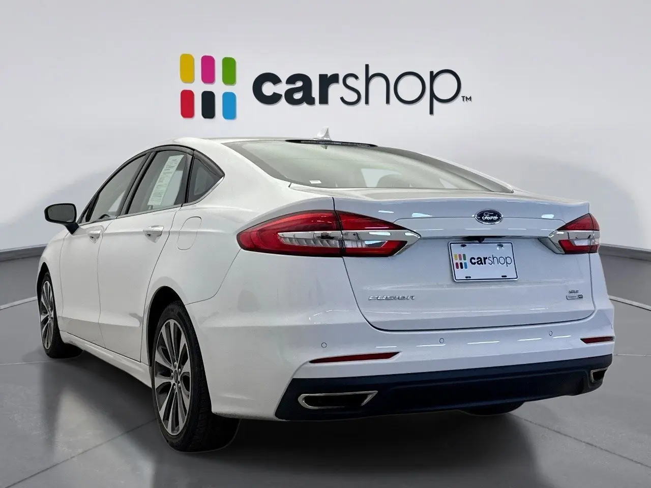 2019 Ford Fusion SE photo 2