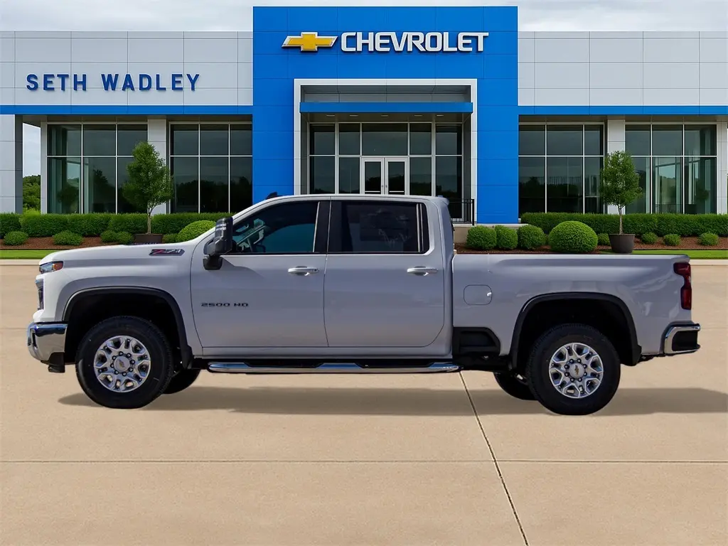 2026 Chevrolet Silverado 2500HD LT photo 4