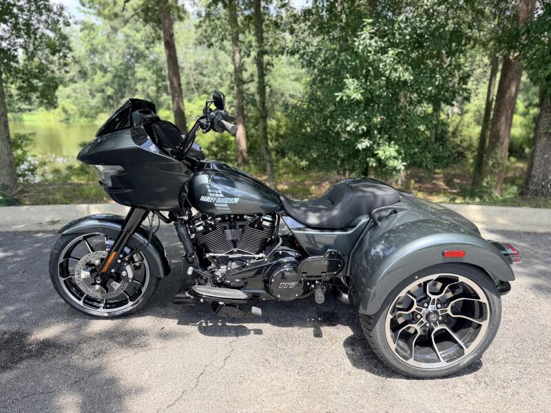 FLTRT 2026 Road Glide 3