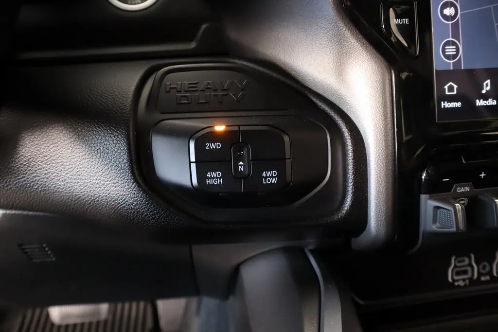 2025 Ram 2500 Laramie photo 9