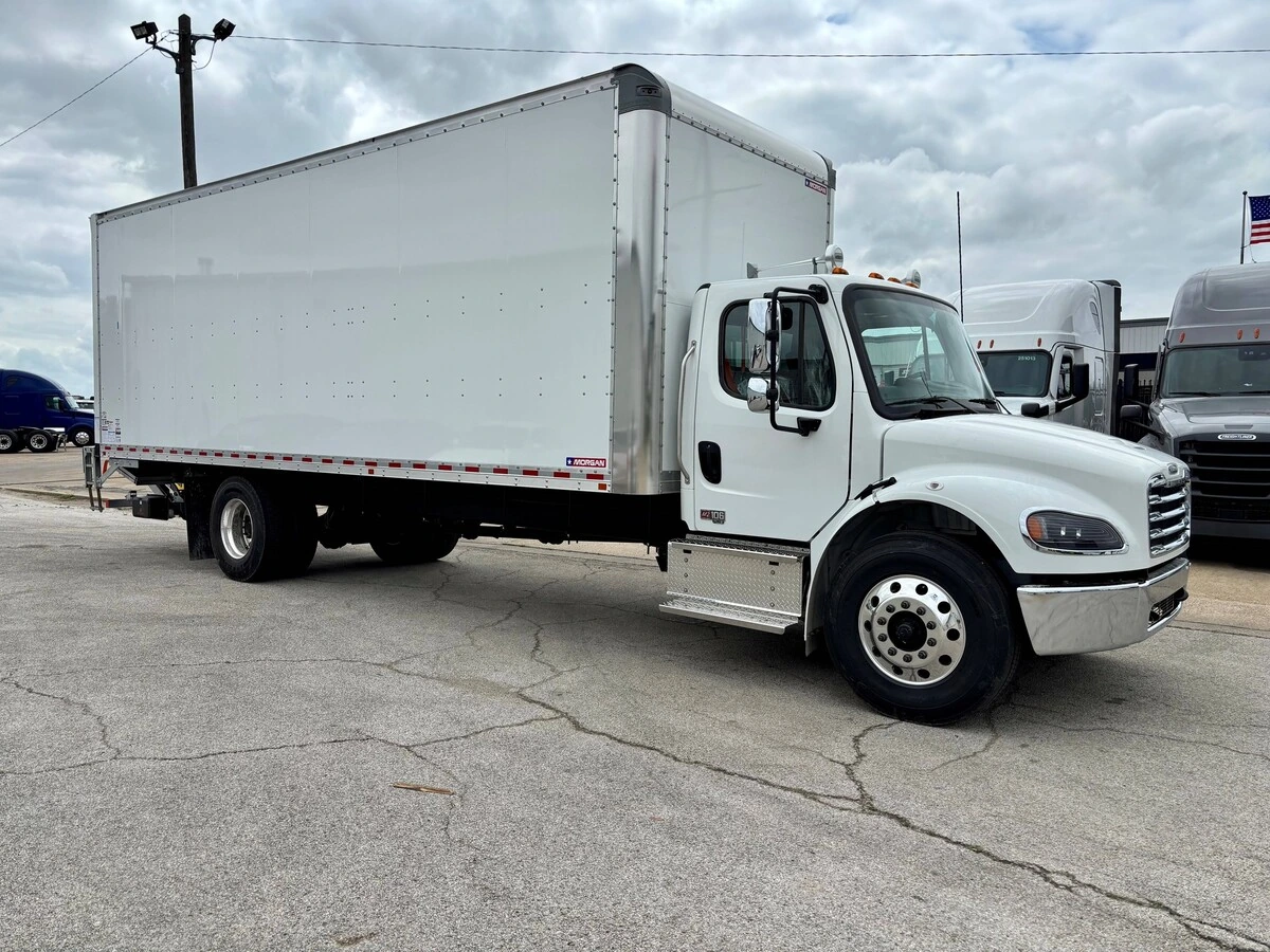 2027 Freightliner M2 106 - image 2