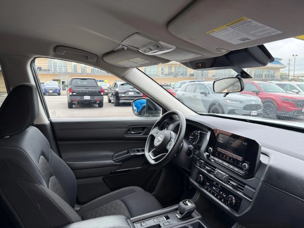 2024 Nissan Pathfinder S - Photo 31