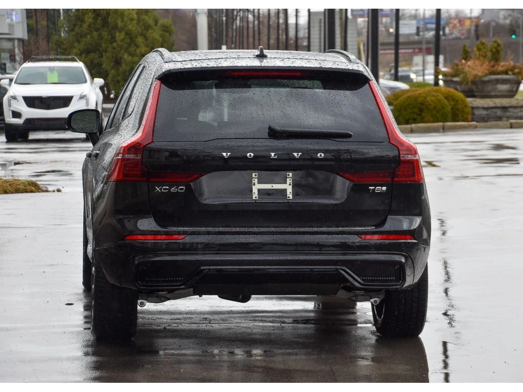 2026 Volvo - image 5