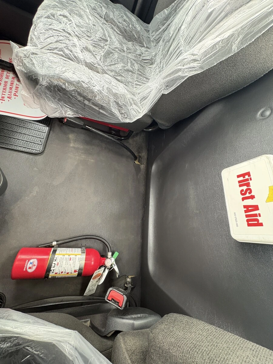 2021 Freightliner Cascadia - image 13