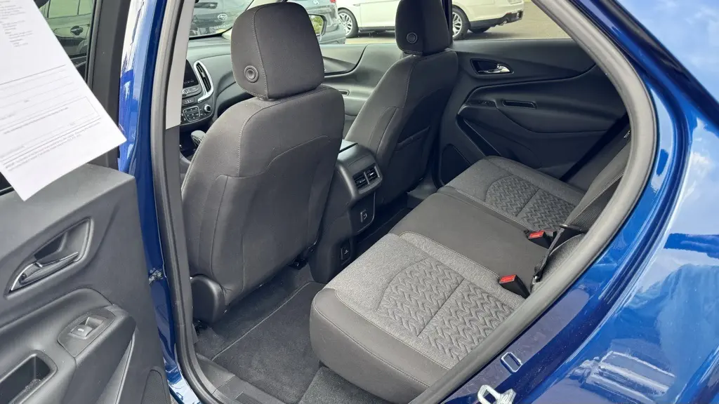 2023 Chevrolet Equinox LT photo 5