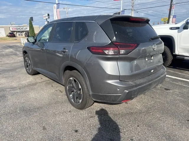 2024 Nissan Rogue SV photo 3