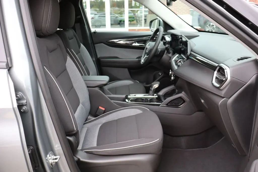 2026 Chevrolet Trailblazer LT photo 40