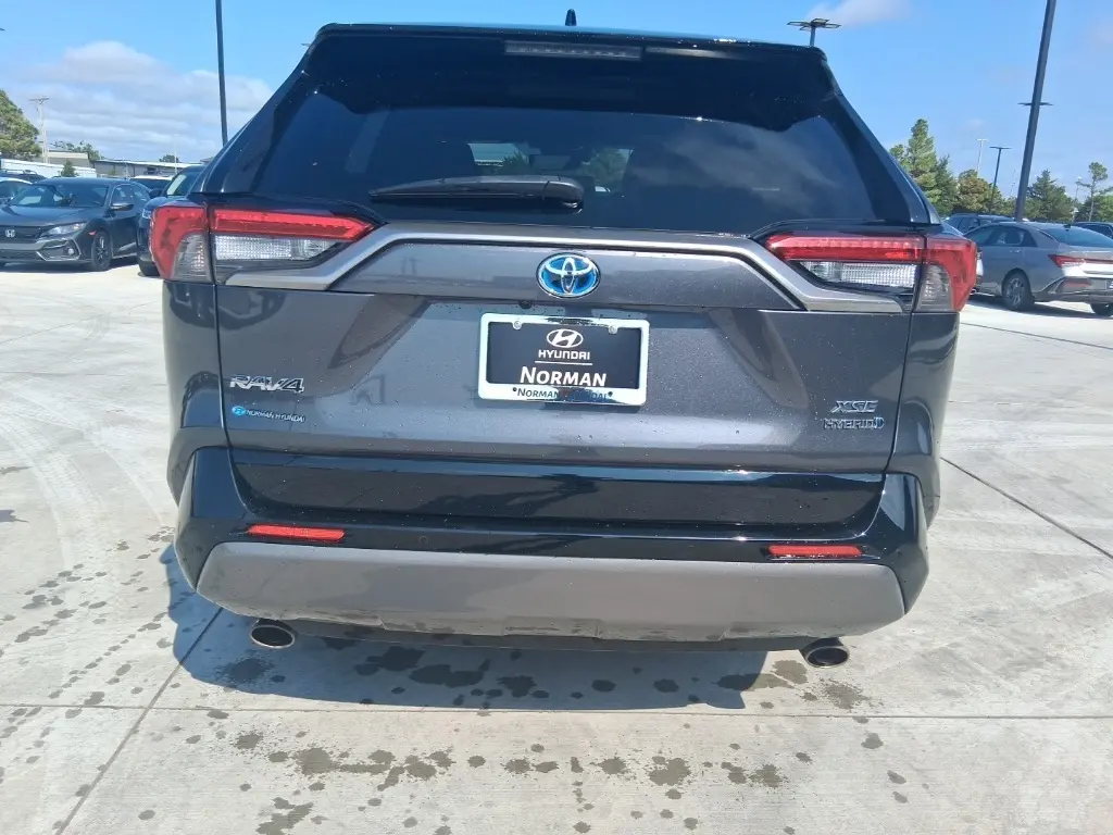 2021 Toyota RAV4 Hybrid XSE photo 3