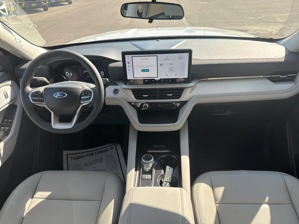 2025 Ford Explorer photo 28