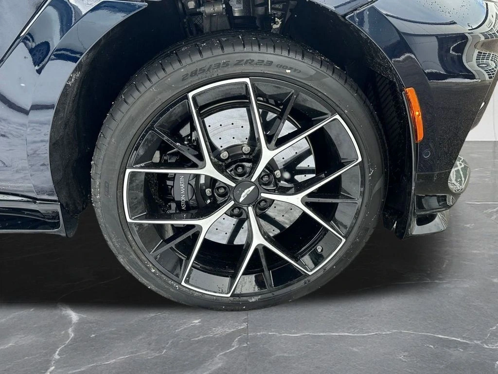 2026 Aston Martin DBX 707 - Photo 33