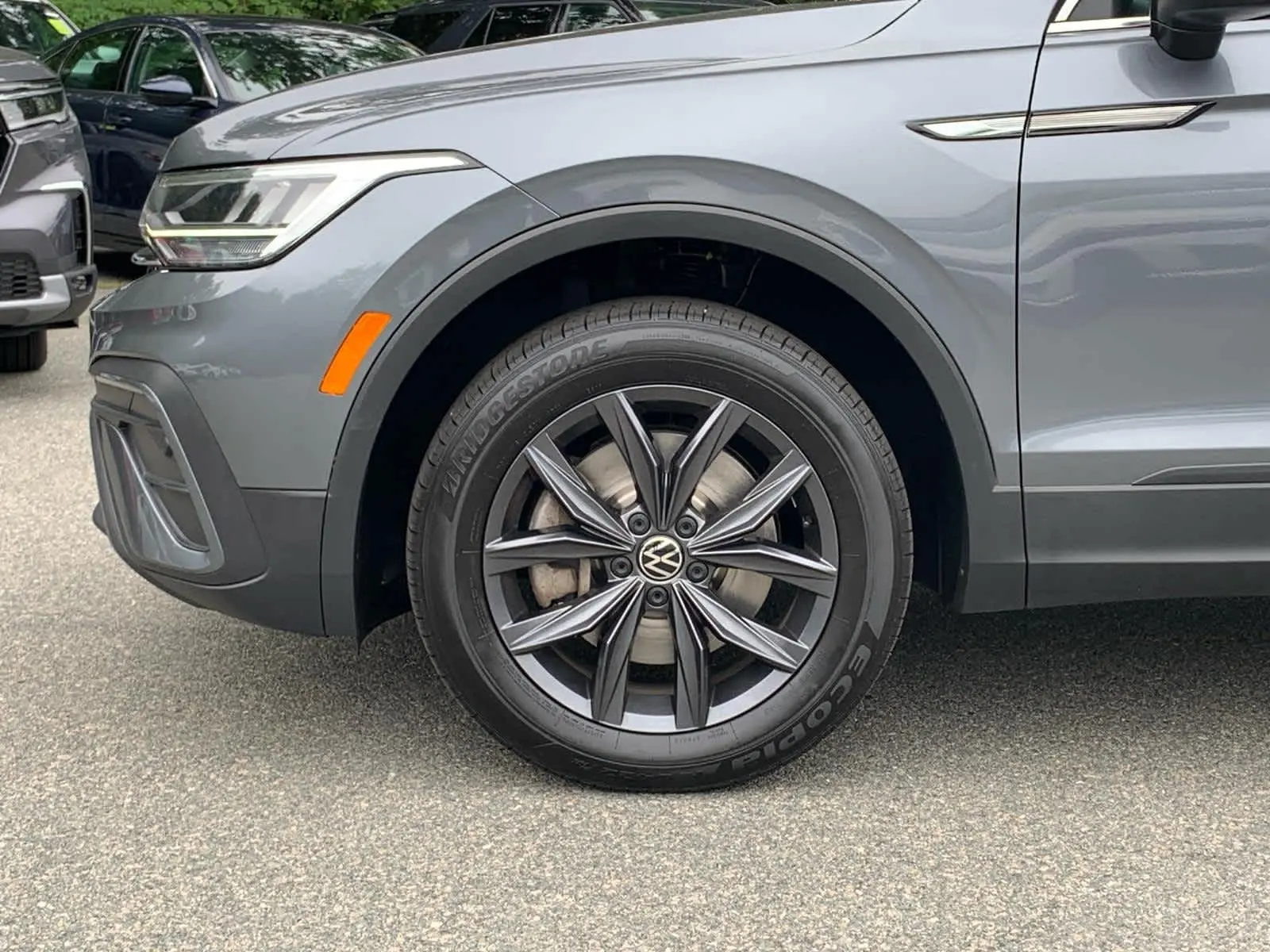 2023 Volkswagen Tiguan SE photo 8