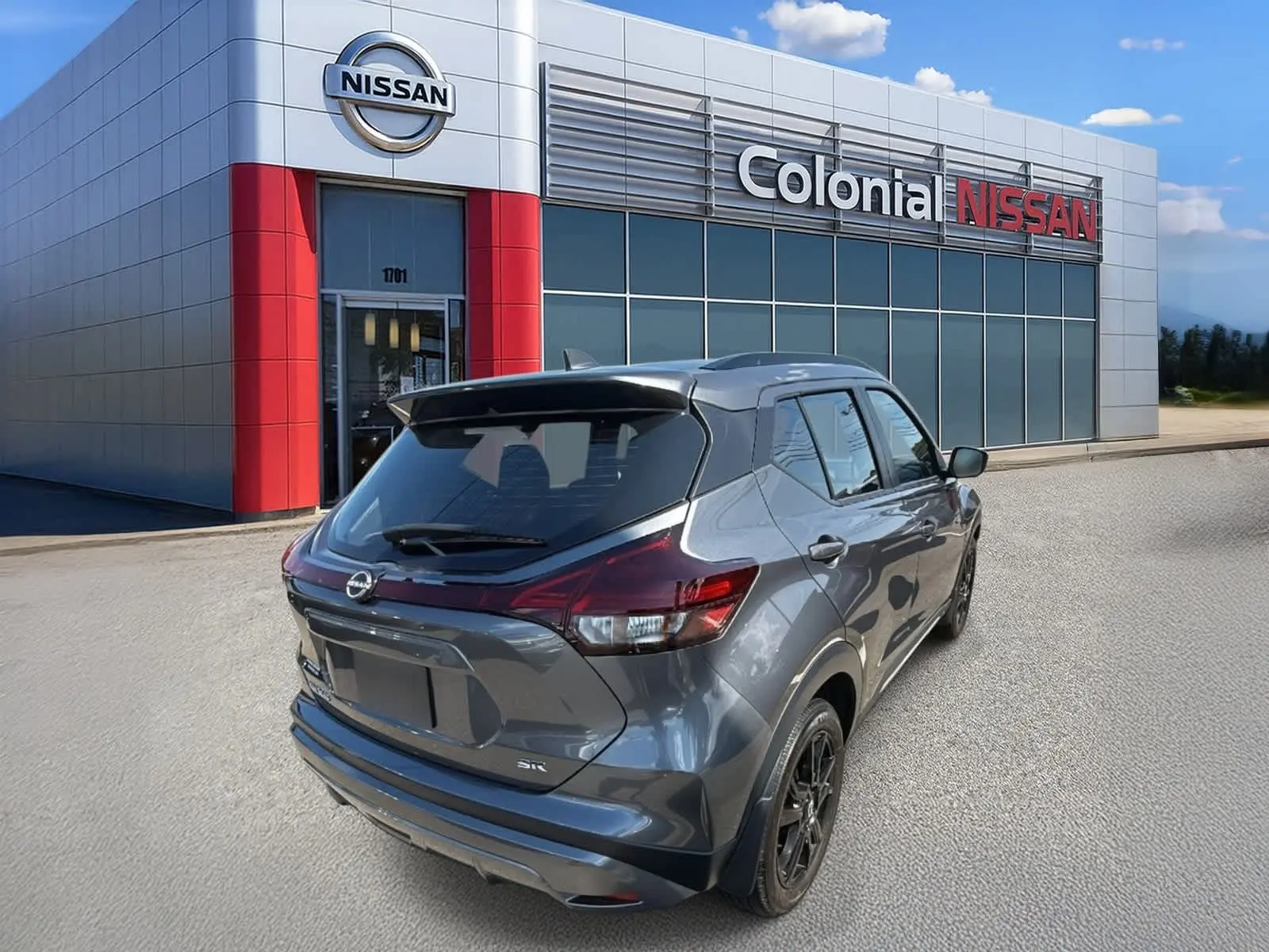2024 Nissan Kicks SR photo 4