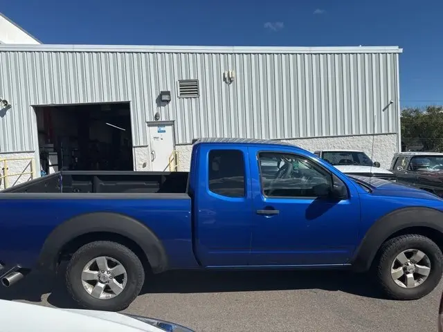 2012 Nissan Frontier King Cab SV photo 3