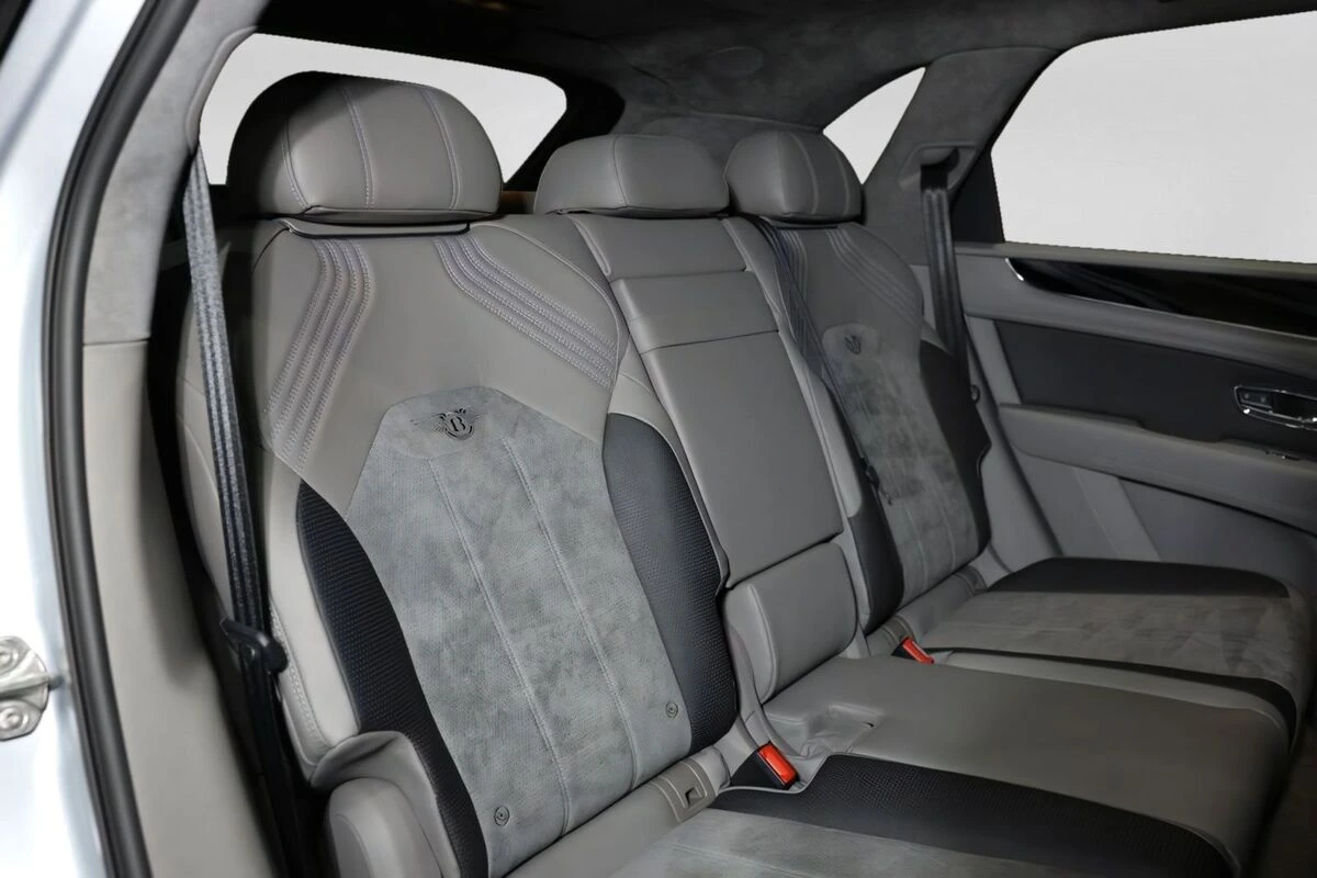 2022 Bentley Bentayga S - Photo 7