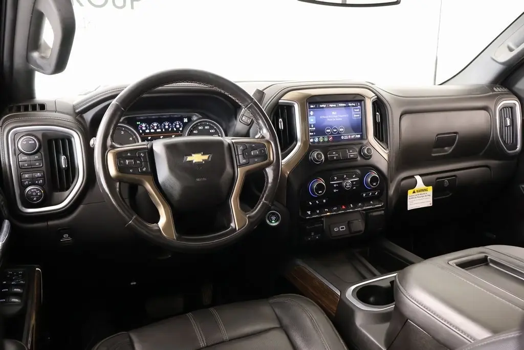 2022 Chevrolet Silverado 3500HD High Country photo 2