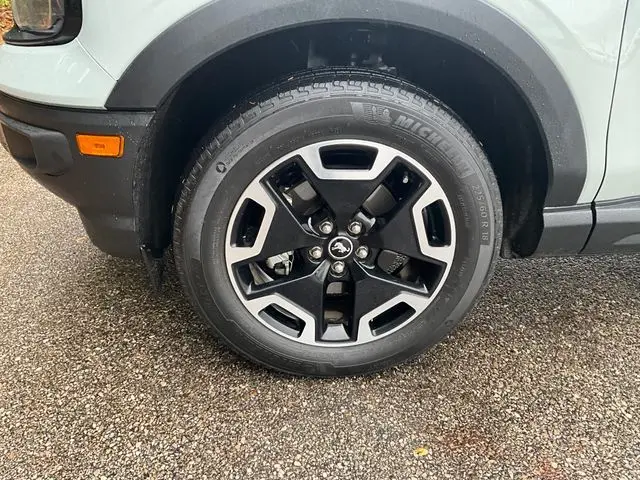 2024 Ford Bronco Sport Outer Banks photo 3