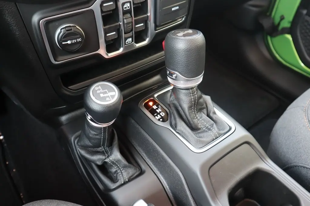 2025 Jeep Wrangler Sport S photo 8