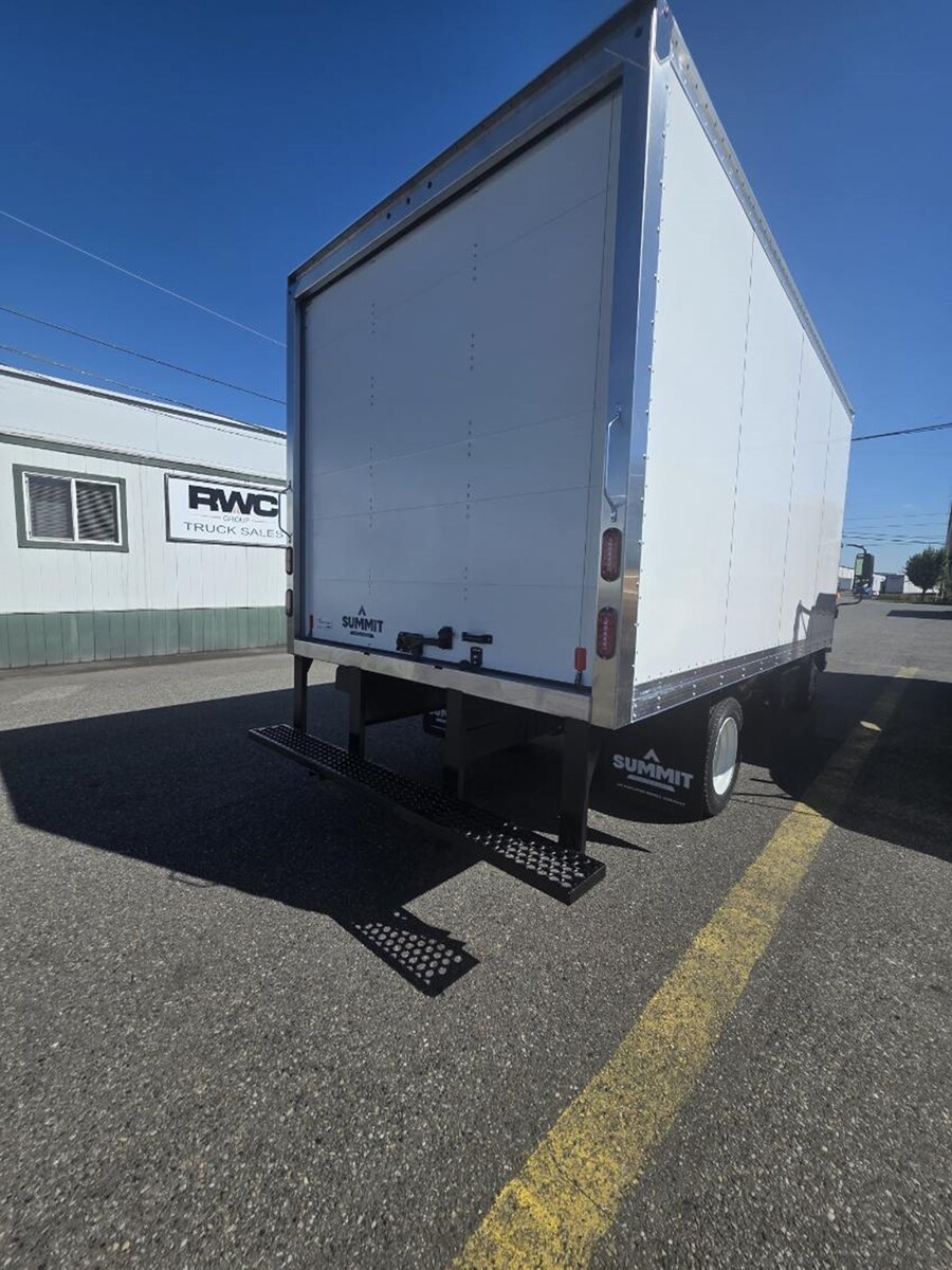 2026 Isuzu NRR in Tacoma, WA — photo 4