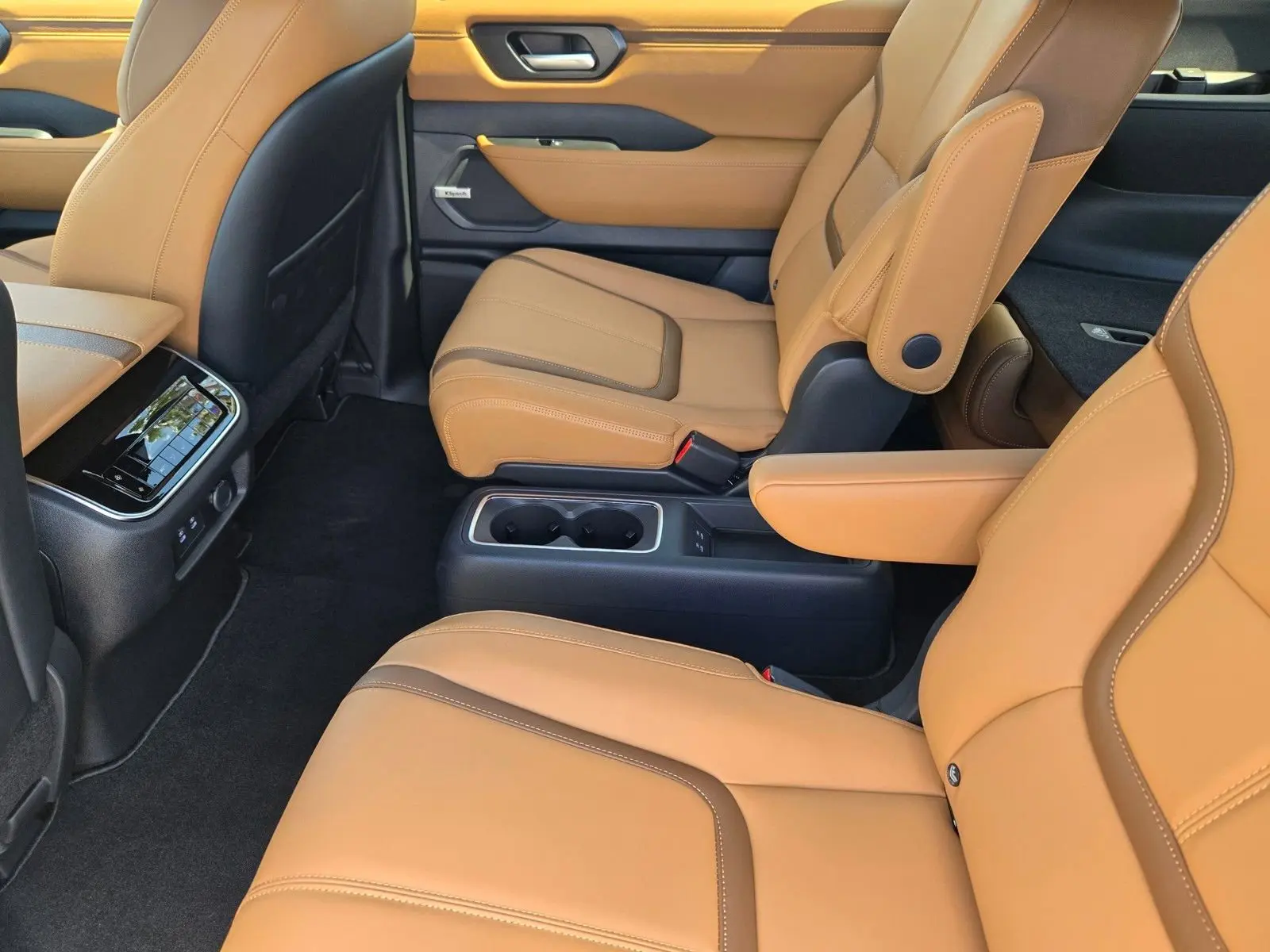 2025 Nissan Armada SL photo 7