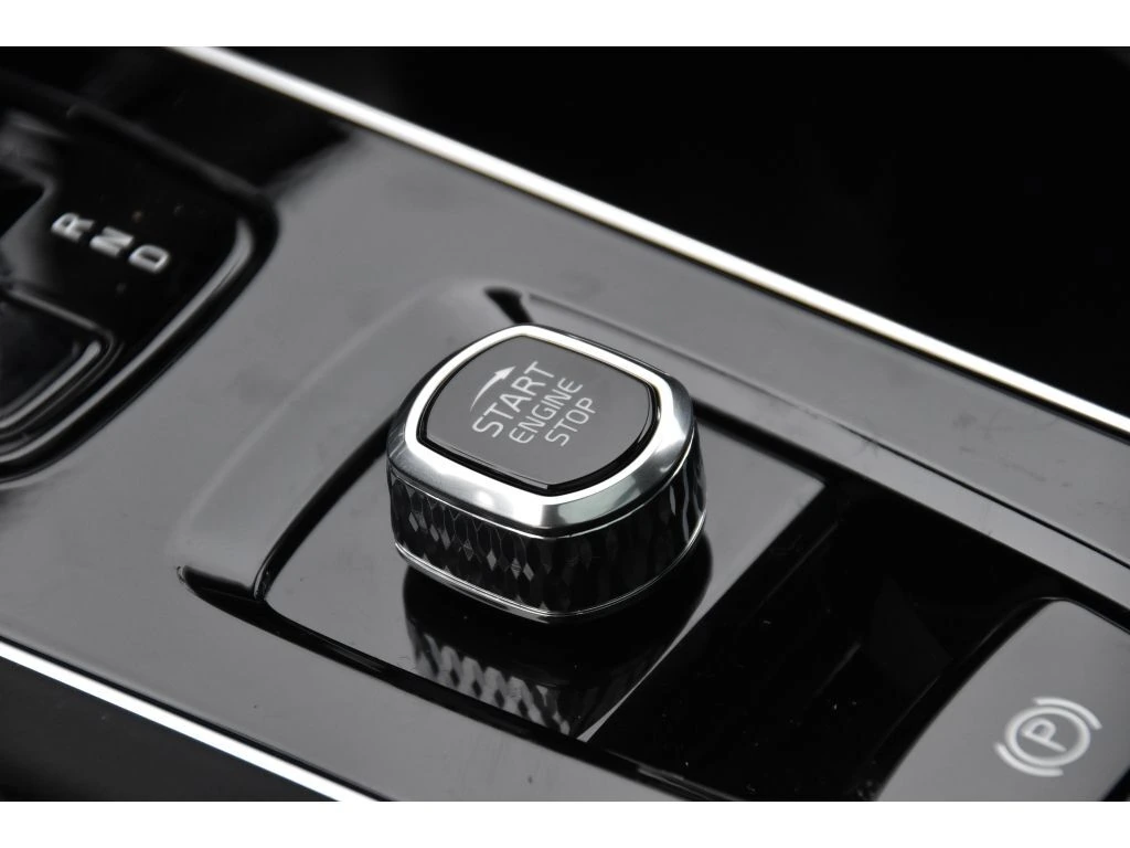 2026 Volvo - image 38