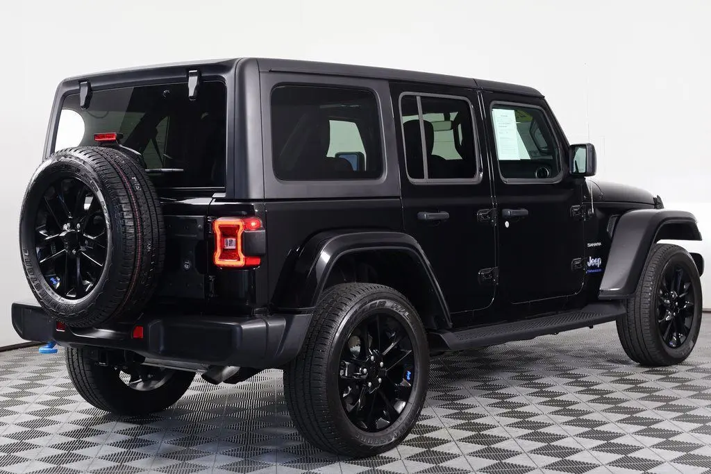2023 Jeep Wrangler Sahara 4xe photo 4