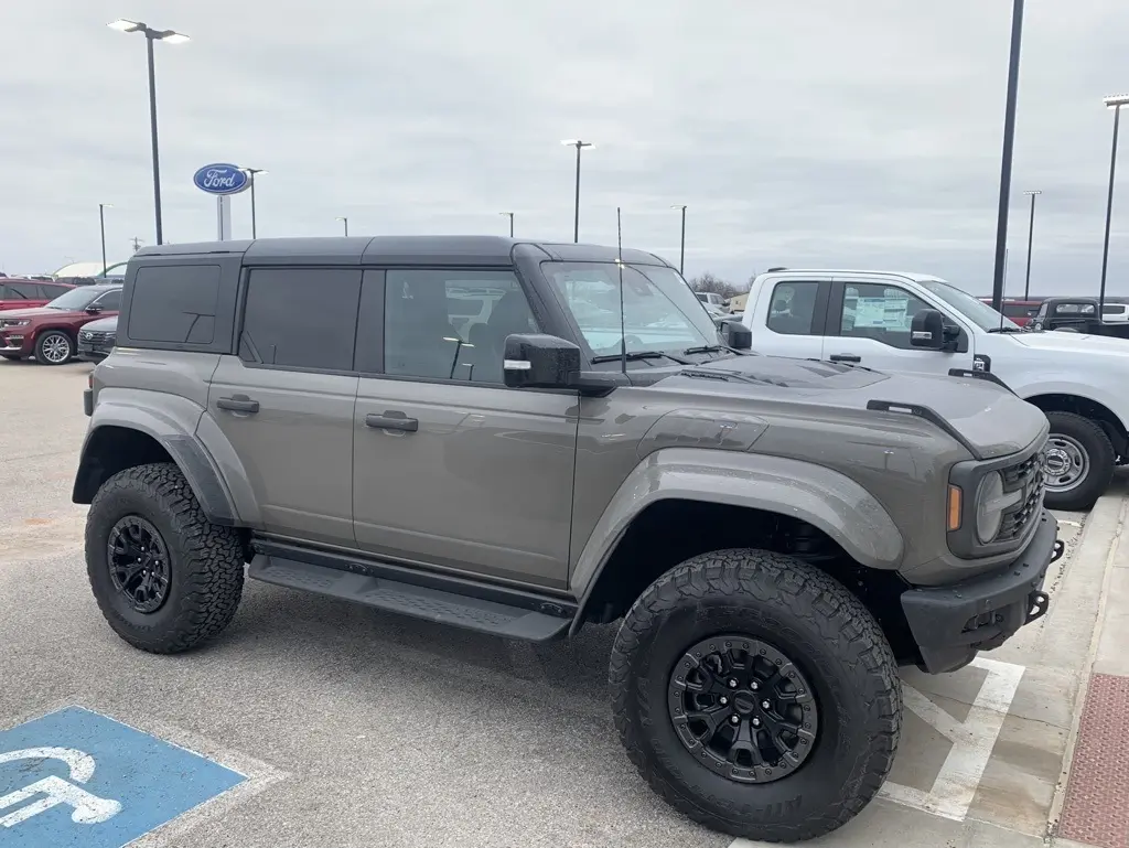 2025 Ford Bronco 4-Door Raptor's photo