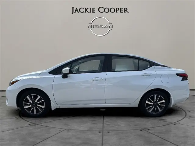 2025 Nissan Versa SV photo 2