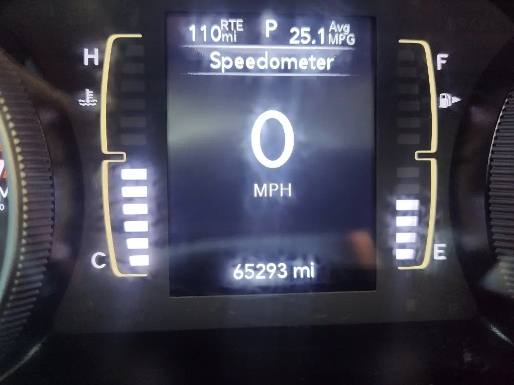 2020 Jeep Cherokee Altitude photo 12