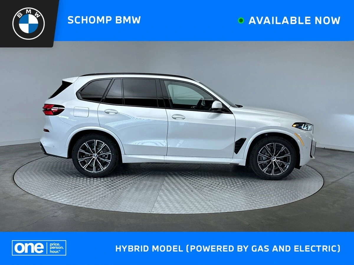 2026 BMW X5 xDrive50e's photo