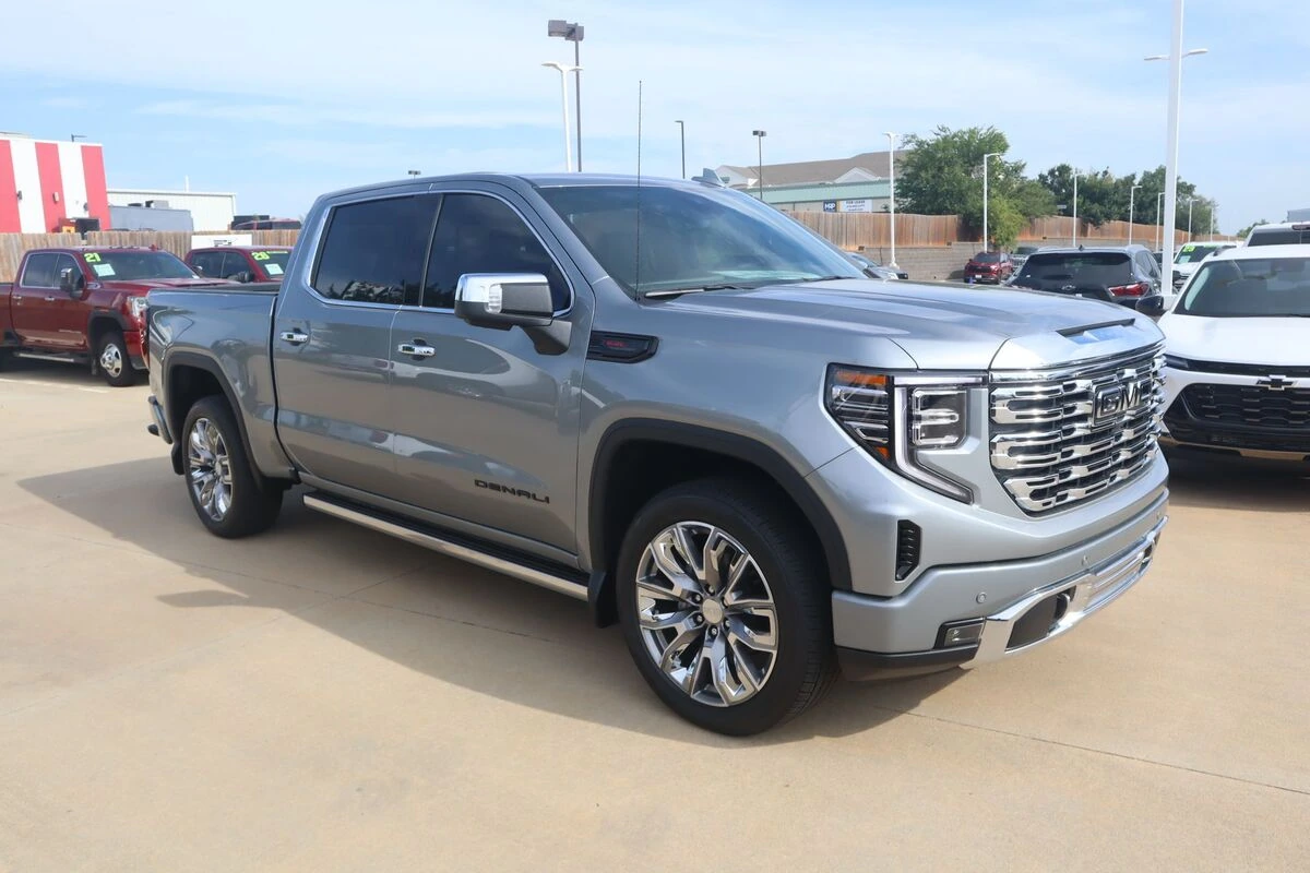 2026 GMC Sierra 4WD Crew Cab Short Box Denali's photo