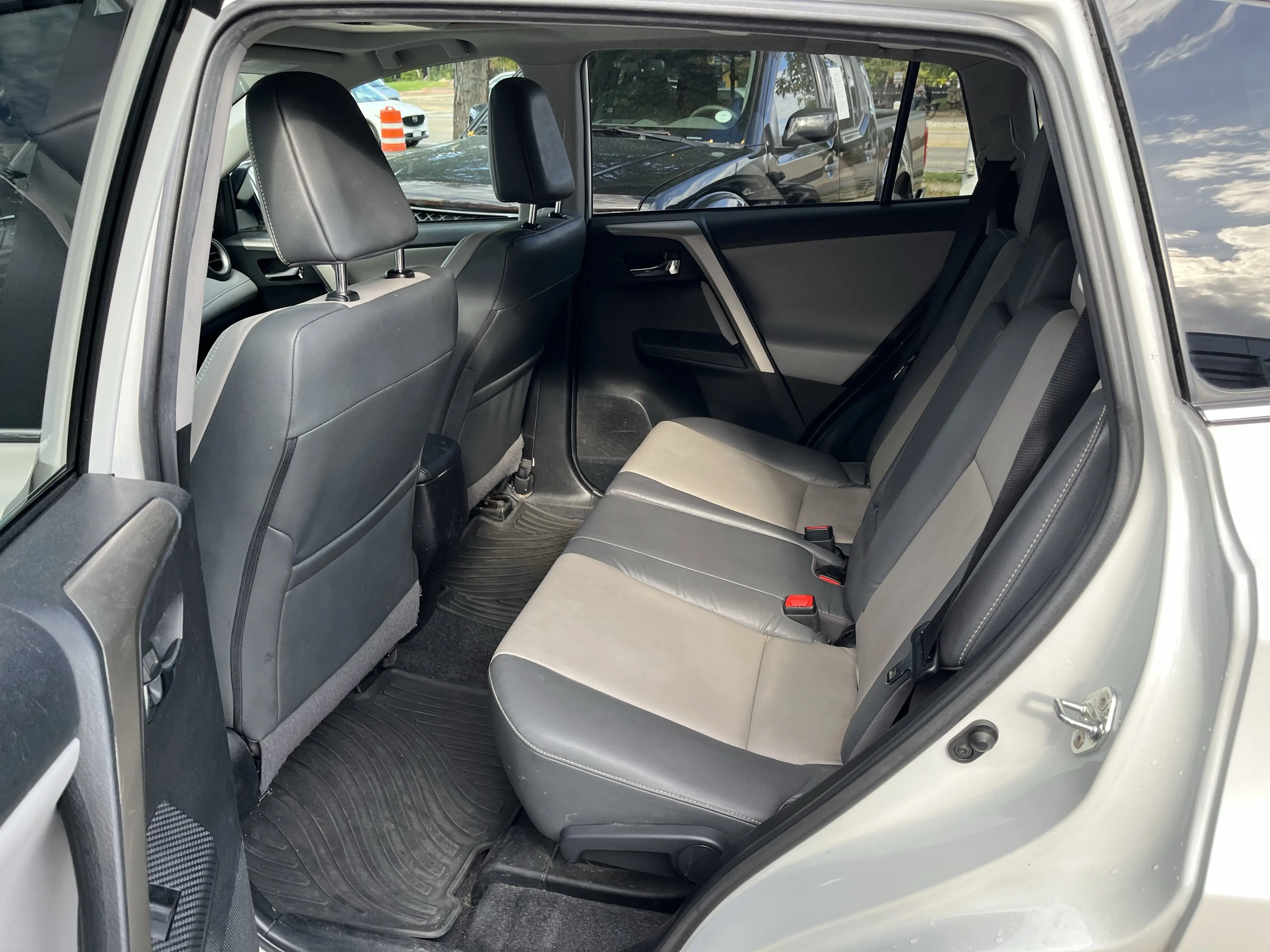 2015 Toyota RAV4 Limited photo 20