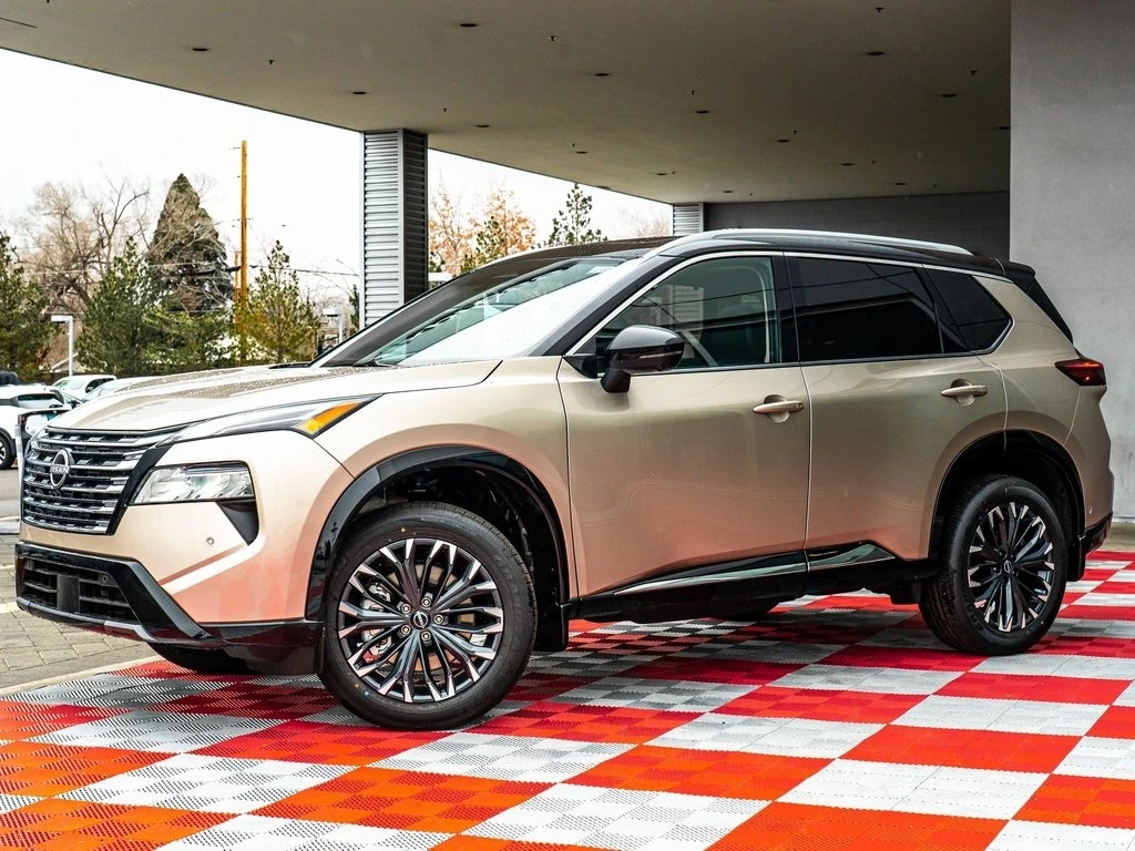 2026 Nissan Rogue Platinum's photo