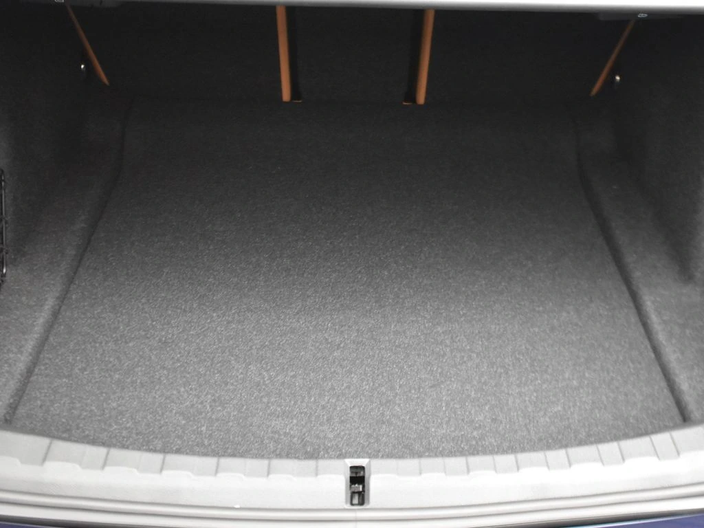 2026 BMW 3 Series 330i - Photo 15