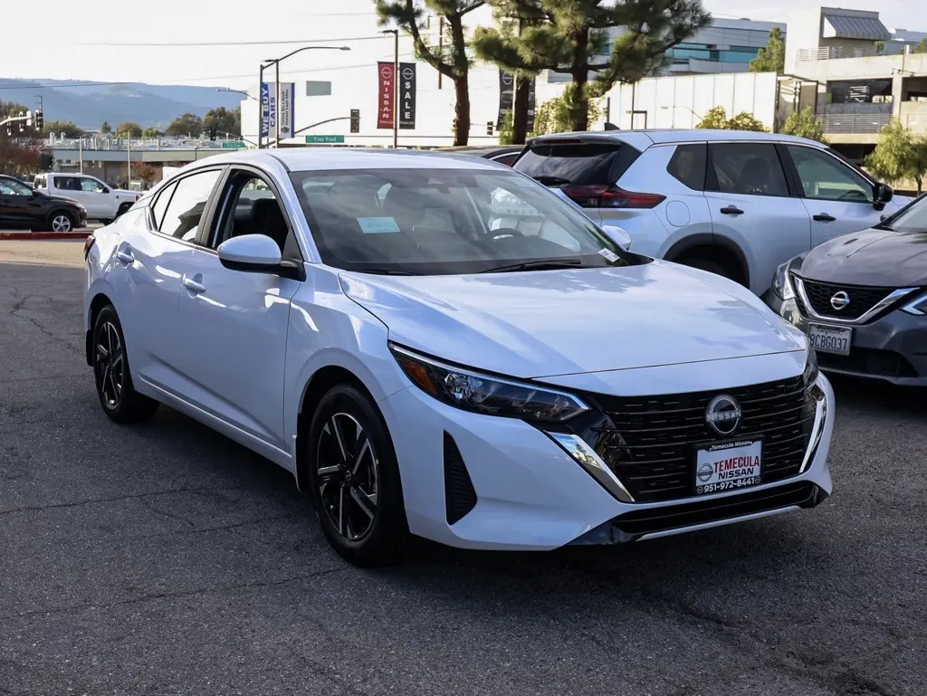2025 Nissan Sentra SV's photo