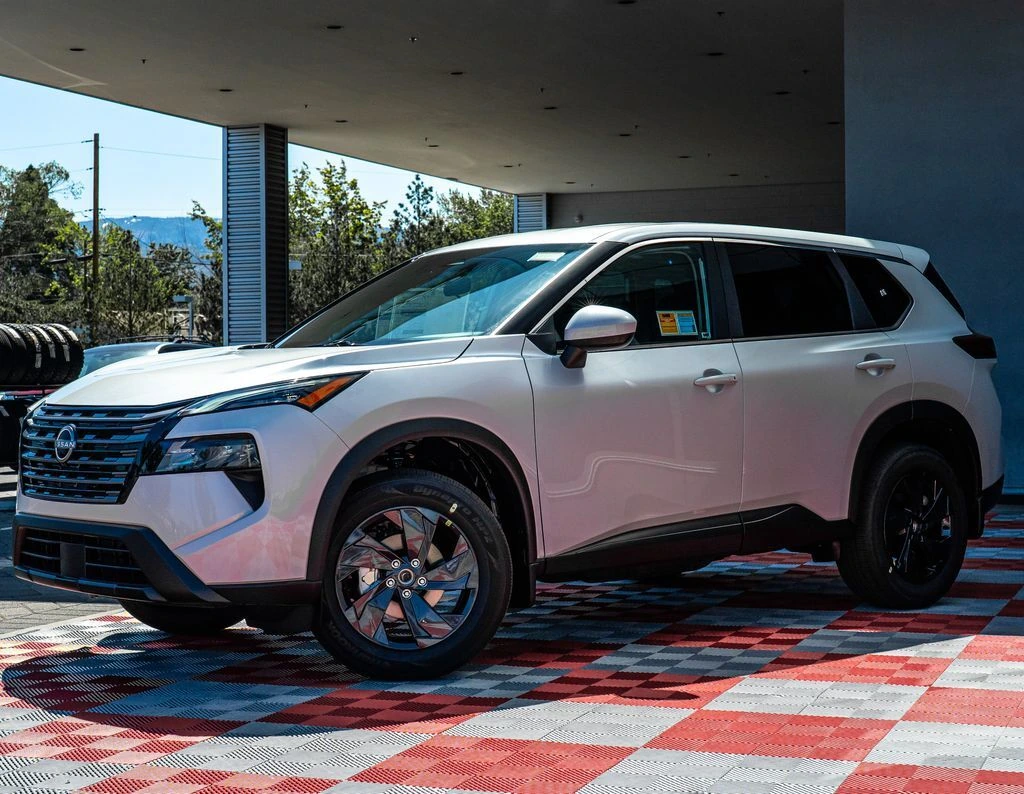 2026 Nissan Rogue SV AWD's photo
