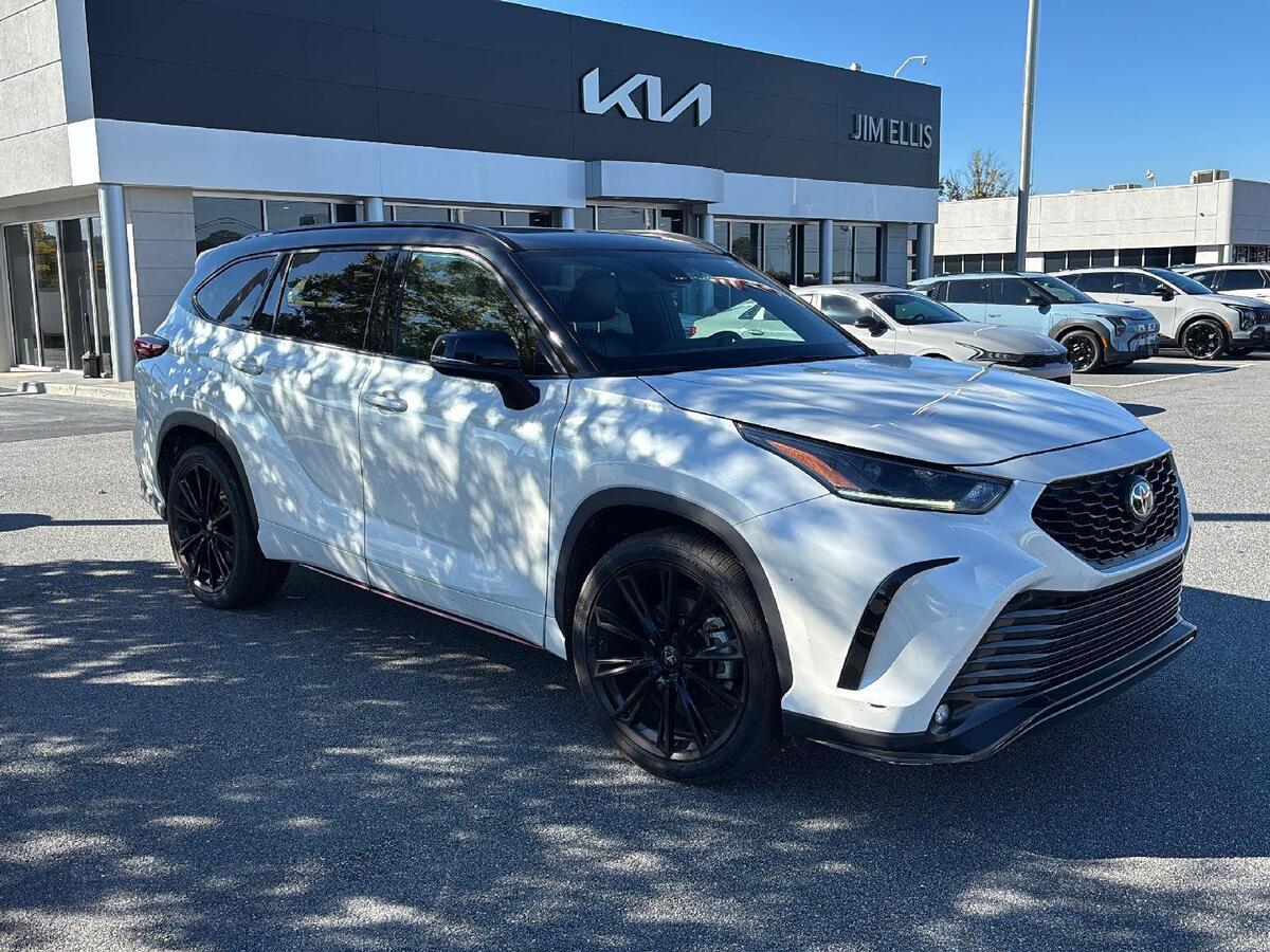 2022 Toyota Highlander XSE