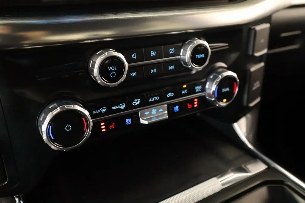 2023 Ford F-150 Lariat photo 8